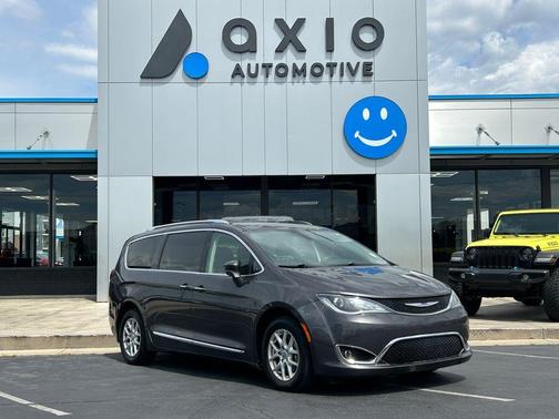 Granite Crystal Clearcoat Metallic 2020 Chrysler Pacifica Touring-L