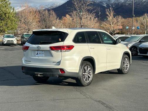 2017 Toyota Highlander 