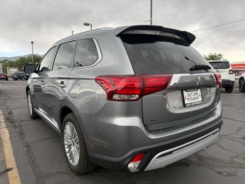 Silver 2022 Mitsubishi Outlander PHEV SEL