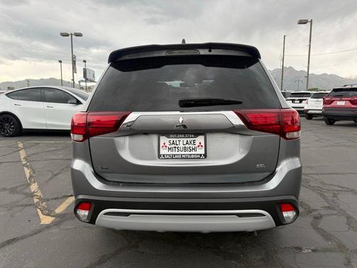 Silver 2022 Mitsubishi Outlander PHEV SEL
