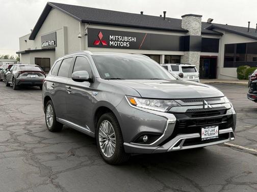 Silver 2022 Mitsubishi Outlander PHEV SEL