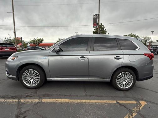 Silver 2022 Mitsubishi Outlander PHEV SEL