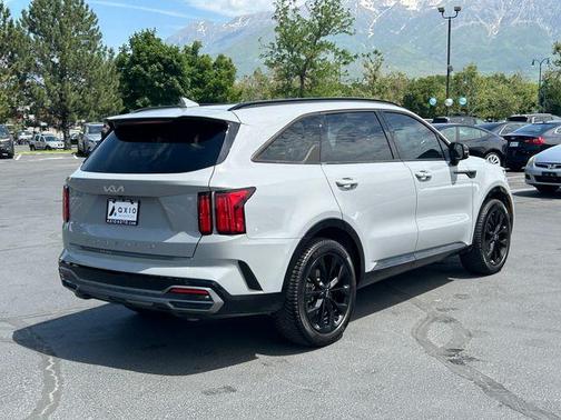 2022 Kia Sorento SX