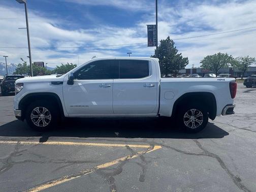 Summit White 2025 GMC Sierra 1500 SLT