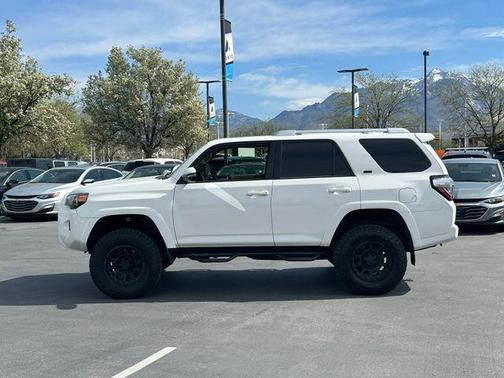 White 2018 Toyota 4Runner SR5 Premium