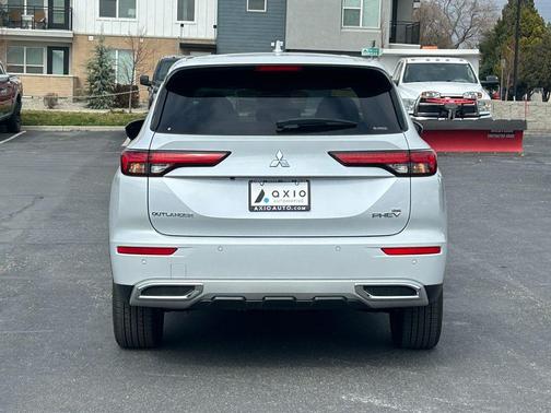 2025 Mitsubishi Outlander PHEV 