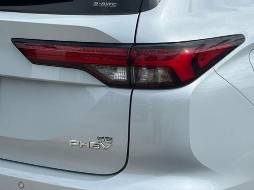 2025 Mitsubishi Outlander PHEV 