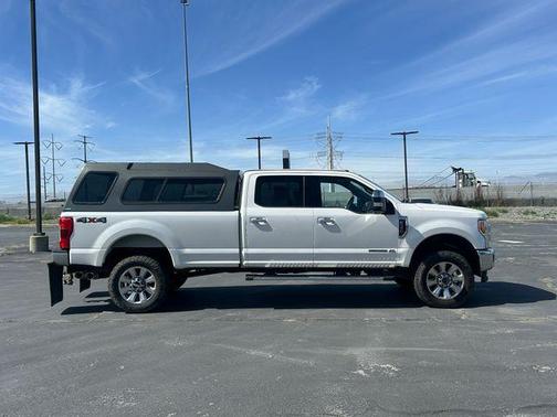 Oxford White 2017 Ford F-350 Lariat Super Duty
