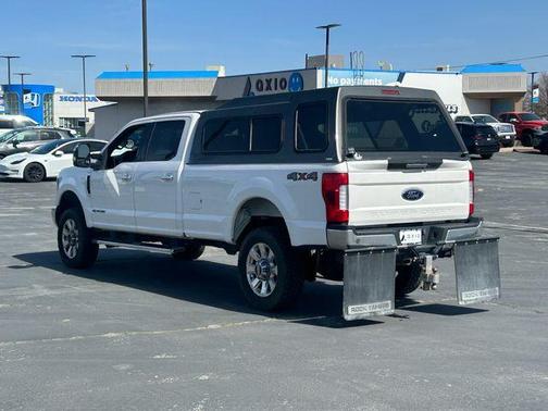 Oxford White 2017 Ford F-350 Lariat Super Duty