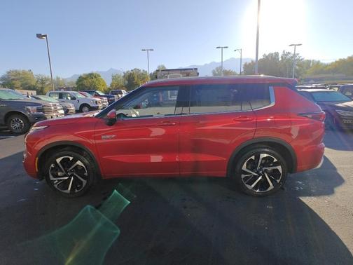 2025 Mitsubishi Outlander PHEV 