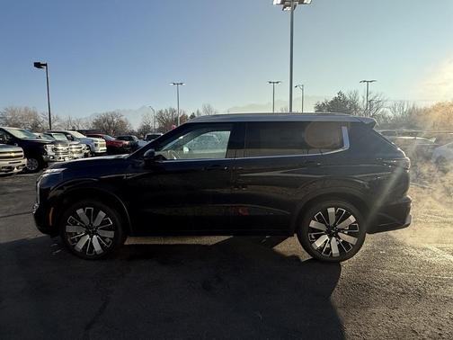 2025 Mitsubishi Outlander SEL