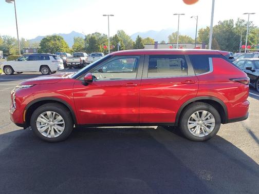 2025 Mitsubishi Outlander ES