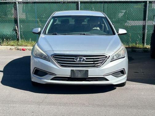 Symphony Silver 2016 Hyundai SONATA SE