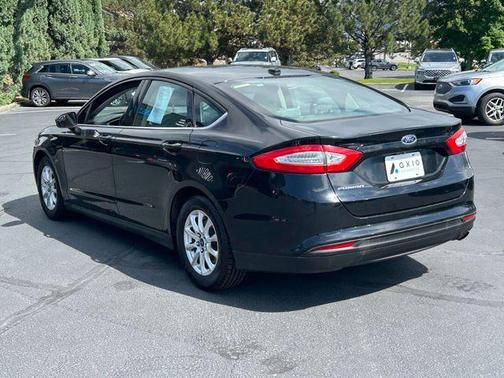 2016 Ford Fusion S