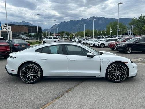 2022 Porsche Taycan Base