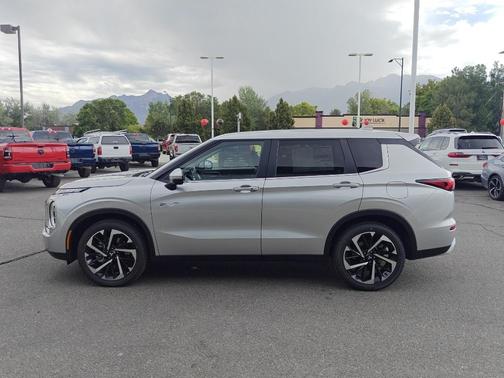 2025 Mitsubishi Outlander PHEV SE