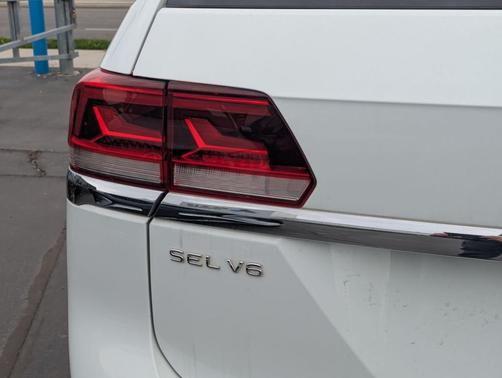 2022 Volkswagen Atlas 3.6L SEL Premium R-Line