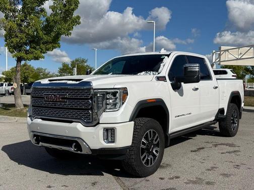 White Frost Tri-Coat 2021 GMC Sierra 2500 Denali
