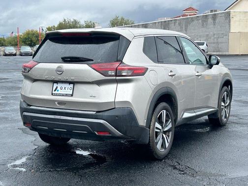 Champagne Silver 2023 Nissan Rogue SL