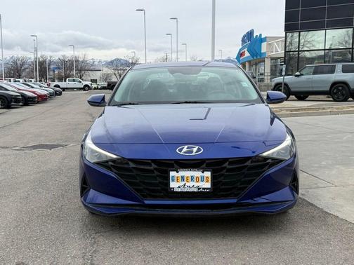 2023 Hyundai ELANTRA SE