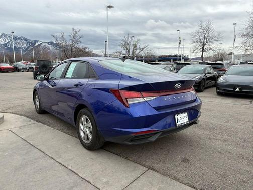 2023 Hyundai ELANTRA SE