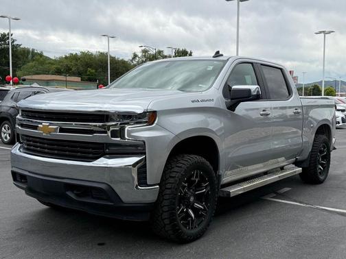 Silver Ice Metallic 2021 Chevrolet Silverado 1500 LT
