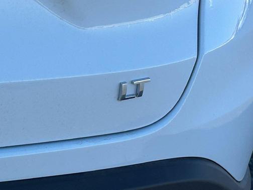 Summit White 2026 Chevrolet Trax LT