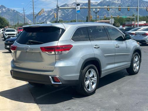 Celestial Silver Metallic 2017 Toyota Highlander Limited