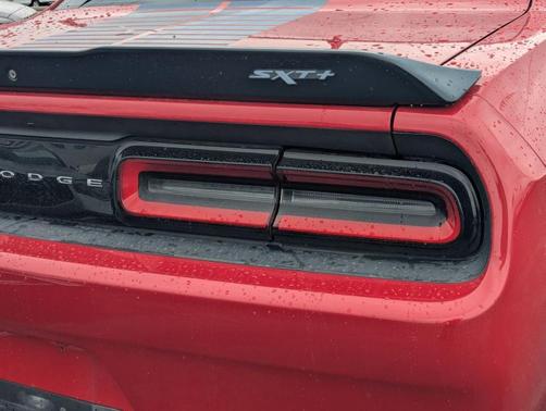 Redline Red Tricoat Pearl 2016 Dodge Challenger SXT