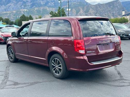 Octane Red Pearlcoat 2018 Dodge Grand Caravan GT