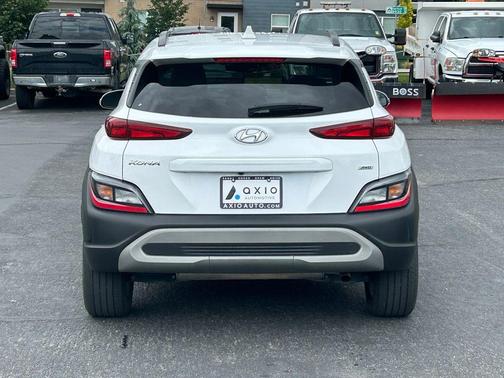 Lunar White 2023 Hyundai KONA SEL