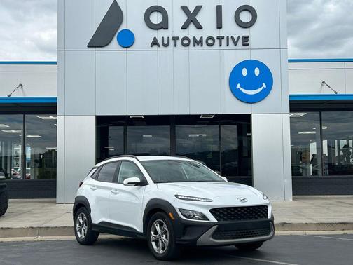Lunar White 2023 Hyundai KONA SEL