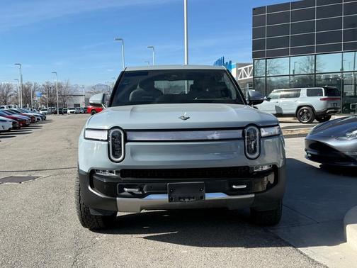 2023 Rivian R1T Adventure Quad Motor Large Pack
