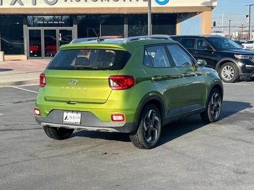 2023 Hyundai VENUE SEL