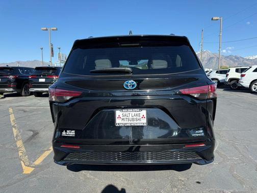 Black 2024 Toyota Sienna XSE