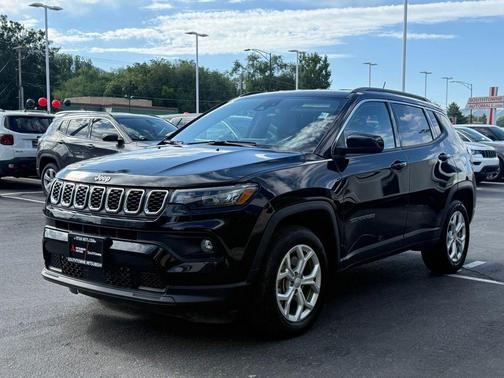 Diamond Black 2024 Jeep Compass Latitude