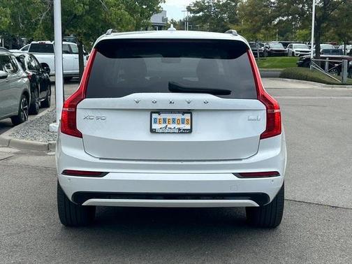 2023 Volvo XC90 Recharge Plug-In Hybrid T8 Plus Dark Theme 7 Passenger