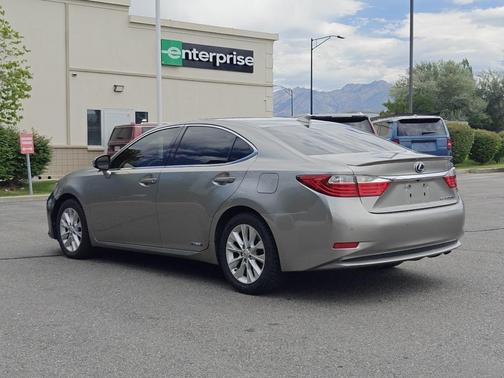 2015 Lexus ES 300h Base