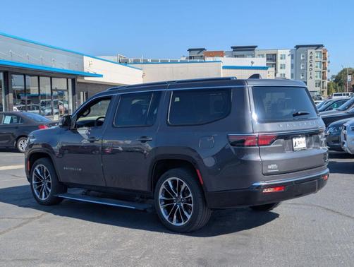 2022 Jeep Wagoneer Series III