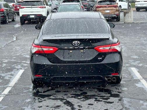 Midnight Black Metallic 2018 Toyota Camry SE