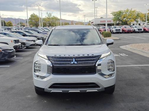 2025 Mitsubishi Outlander PHEV SE