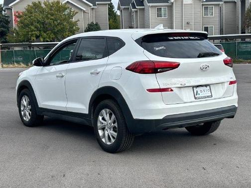 Dazzling White 2019 Hyundai TUCSON SE