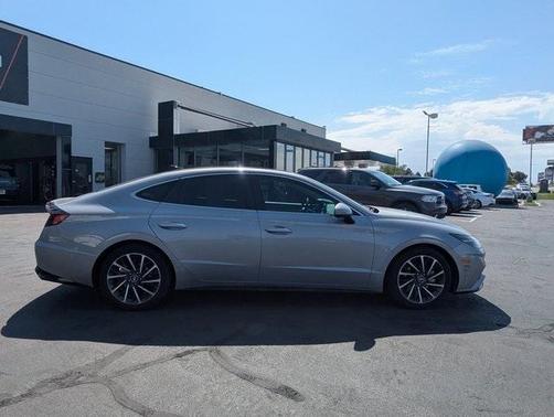 2023 Hyundai SONATA Limited