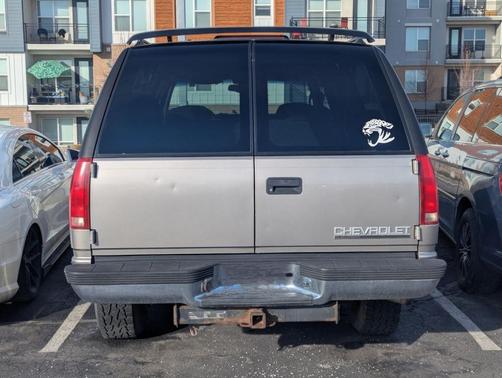 1998 Chevrolet Suburban BASE