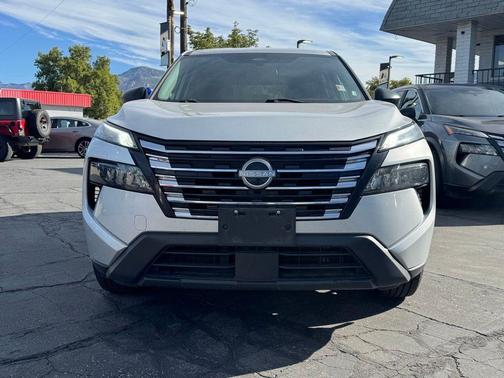 Brilliant Silver Metallic 2024 Nissan Rogue S