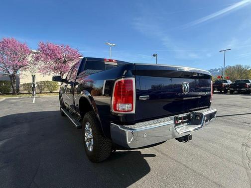 True Blue Pearlcoat 2018 RAM 2500 Laramie