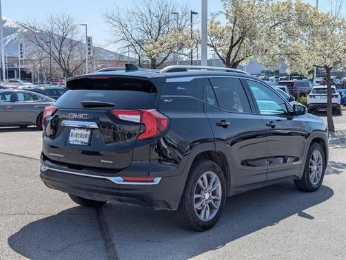 2023 GMC Terrain SLT