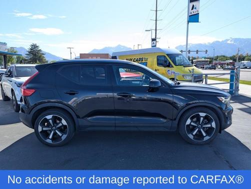 Blackstone 2019 Volvo XC40 T5 Momentum