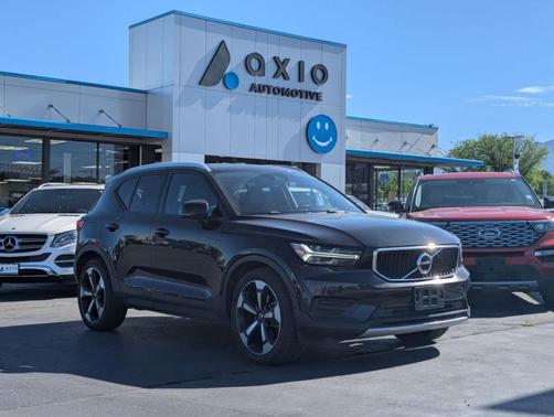 Blackstone 2019 Volvo XC40 T5 Momentum