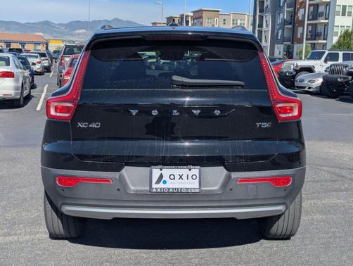 Blackstone 2019 Volvo XC40 T5 Momentum